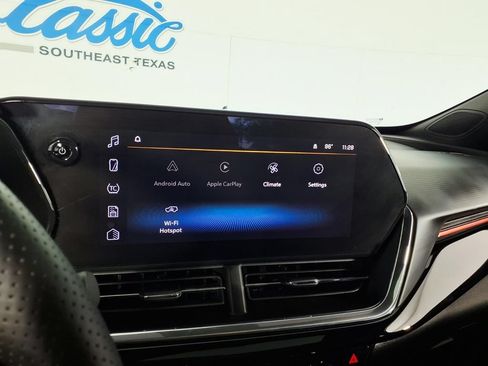 Used 2025 Chevrolet Trax RS w/ Sunroof Package FWD image 26