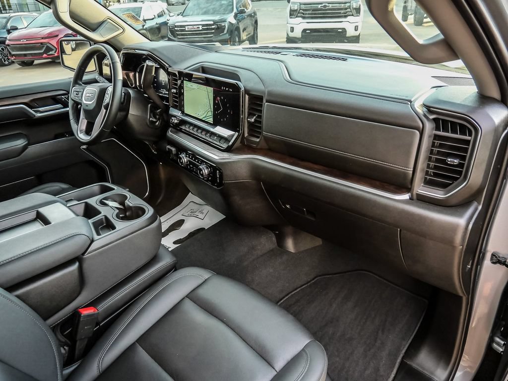 Used 2026 GMC Sierra 1500 SLT AWD/4WD image 17
