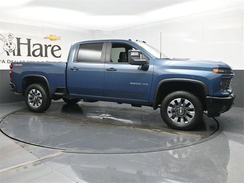 Used 2024 Chevrolet Silverado 2500 Custom w/ Custom Convenience Package image 6