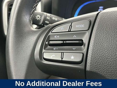 Used 2025 Hyundai Venue SEL FWD image 29