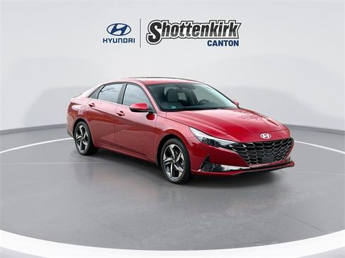 Used 2023 Hyundai Elantra Limited image 2