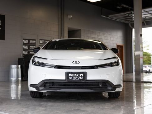Certified 2023 Toyota Prius LE image 3