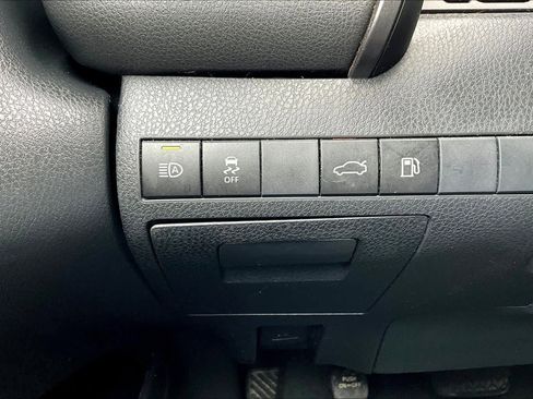 Used 2018 Toyota Camry SE w/ Audio Package image 34