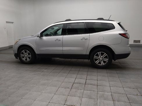 Used 2017 Chevrolet Traverse LT FWD image 3