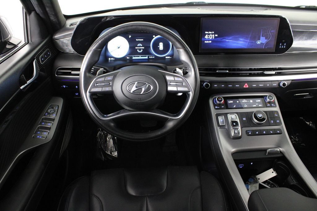 Certified 2024 Hyundai Palisade Calligraphy FWD image 8