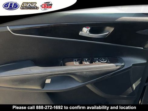 Used 2017 Kia Sorento LX image 12