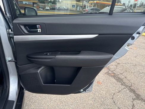 Used 2013 Subaru Outback 2.5i Premium w/ All-Weather Pkg image 20