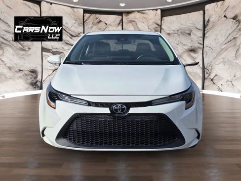Used 2022 Toyota Corolla LE image 2