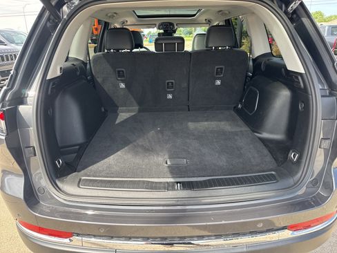 Used 2022 Jeep Grand Cherokee Limited image 4