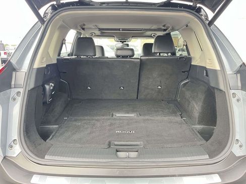 Used 2021 Nissan Rogue Platinum image 10
