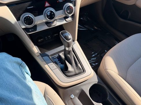 Used 2019 Hyundai Elantra SEL FWD image 23