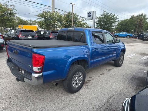 Used 2017 Toyota Tacoma SR5 w/ Tow Package RWD image 11