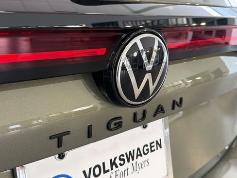New 2026 Volkswagen Tiguan SE R-Line FWD image 34