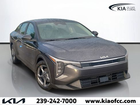 New 2026 Kia K4 FWD image 1