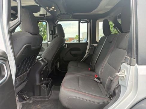 Used 2022 Jeep Wrangler Unlimited Rubicon w/ LED Lighting Group AWD/4WD image 12