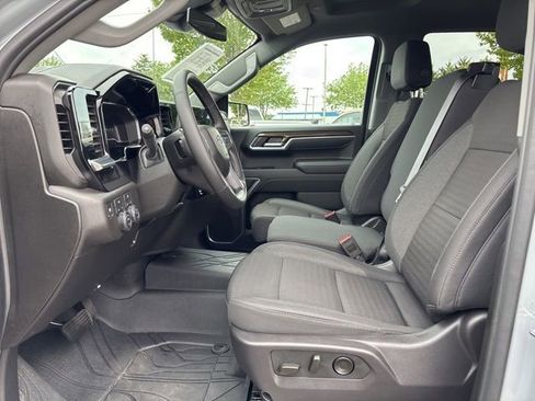 Used 2024 Chevrolet Silverado 1500 RST AWD/4WD image 7