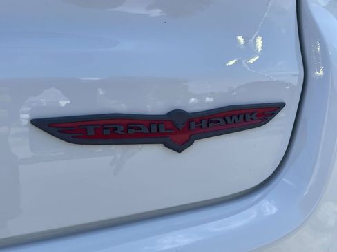 Used 2025 Jeep Compass Trailhawk AWD/4WD image 8