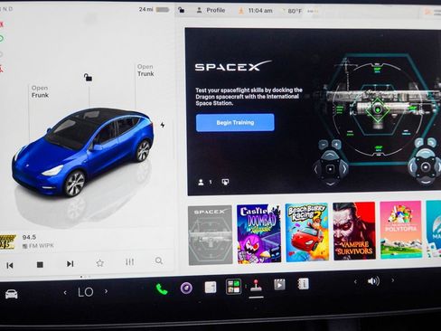 Used 2023 Tesla Model Y AWD image 26