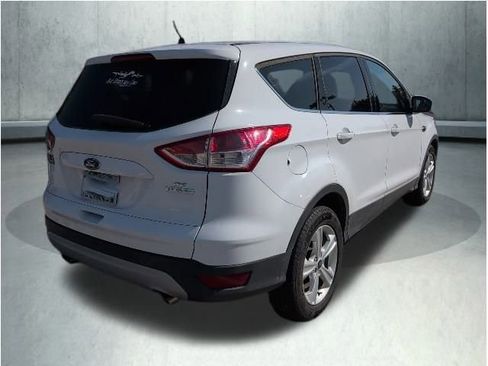 Used 2016 Ford Escape SE image 8