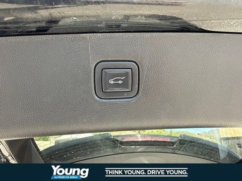 Used 2022 Chevrolet Blazer LT AWD/4WD image 9