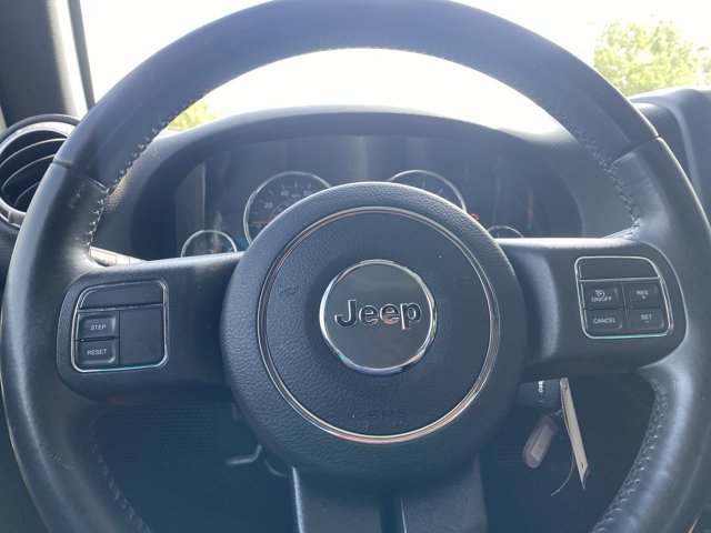 Used 2017 Jeep Wrangler Unlimited Sahara AWD/4WD image 12