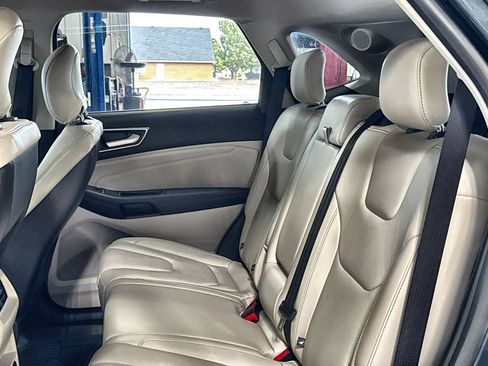 Used 2019 Ford Edge Titanium AWD/4WD image 24