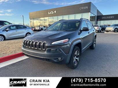 Used 2018 Jeep Cherokee Trailhawk w/ Comfort/Convenience Group