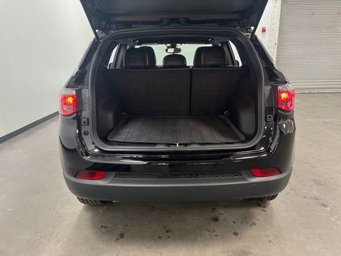 Used 2025 Jeep Compass Latitude AWD/4WD image 25