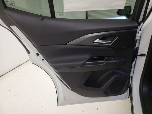 New 2026 Chevrolet Equinox EV LT image 38