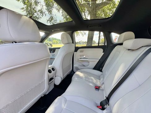 Used 2025 Mercedes-Benz GLA 250 image 14