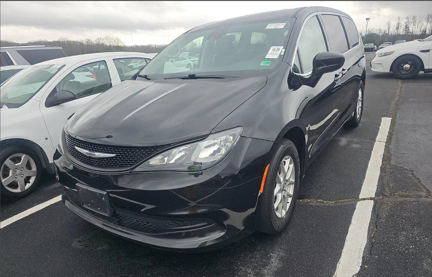Used 2024 Chrysler Voyager LX FWD image 42