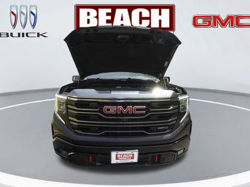 Used 2023 GMC Sierra 1500 AT4 w/ Technology Package AWD/4WD image 9