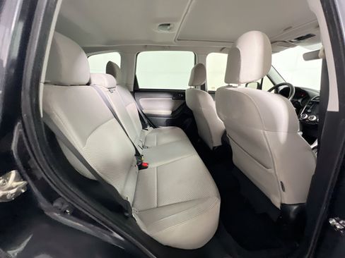 Used 2017 Subaru Forester 2.5i Premium w/ All-Weather Package AWD/4WD image 33
