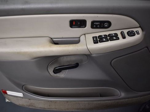 Used 2000 Chevrolet Suburban LT w/ LT Preferred Equipment Group AWD/4WD image 10