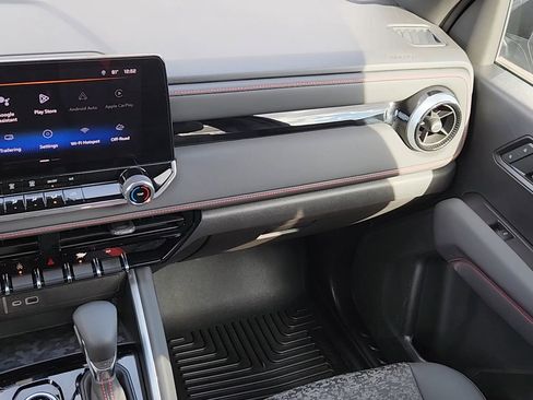 Used 2024 Chevrolet Colorado Z71 image 6