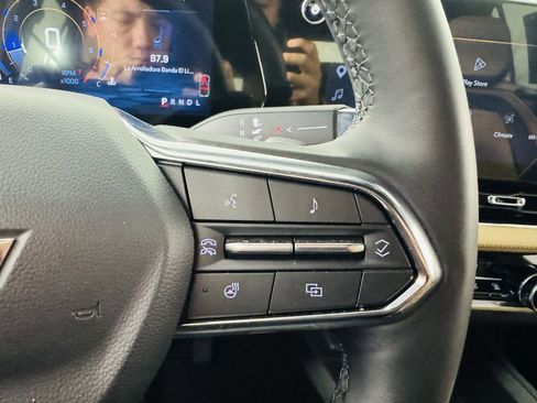 Used 2025 Chevrolet Equinox ACTIV w/ Safety and Technology Package FWD image 14