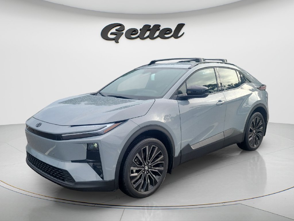 Certified 2026 Toyota C-HR AWD/4WD image 1