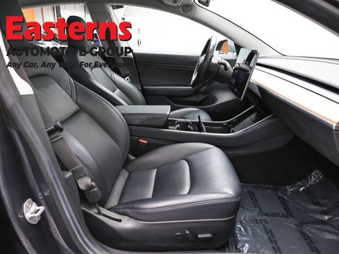 Used 2018 Tesla Model 3 RWD image 18