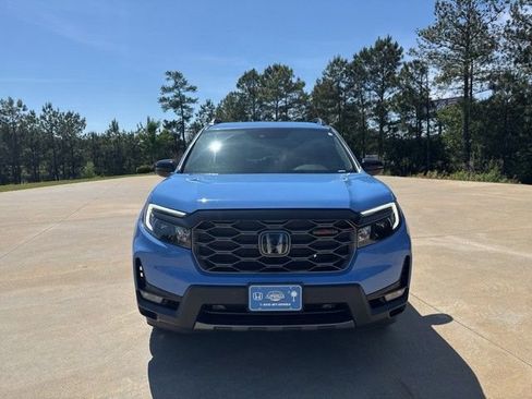 Used 2024 Honda Passport TrailSport image 2