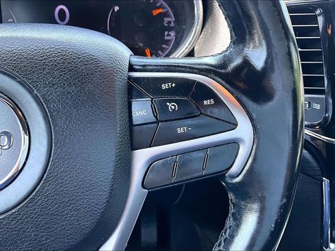 Used 2020 Jeep Grand Cherokee Altitude AWD/4WD image 12