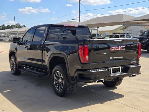 Certified 2024 GMC Sierra 1500 AT4 w/ Technology Package AWD/4WD image 5