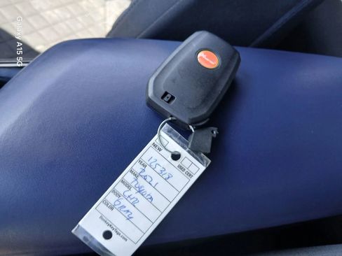 Used 2021 Toyota C-HR XLE image 12