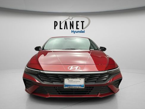 Certified 2025 Hyundai Elantra SEL FWD image 8