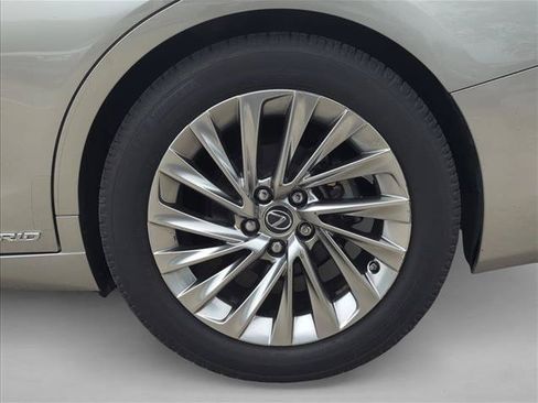Used 2019 Lexus ES 300h w/ Accessory Package 2 FWD image 9