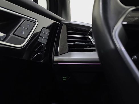 Used 2024 Audi Q4 e-tron Premium Plus w/ Premium Plus image 27