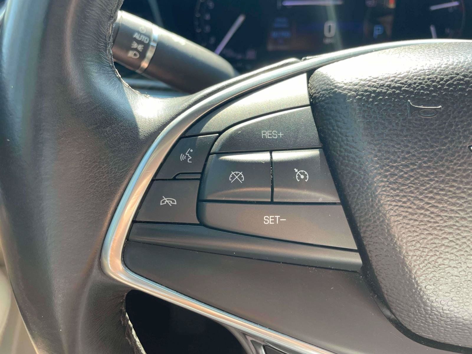 Used 2017 Cadillac XT5 FWD w/ LPO, Wheel Lock Package image 19