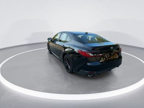 Used 2025 Toyota Camry SE FWD image 6
