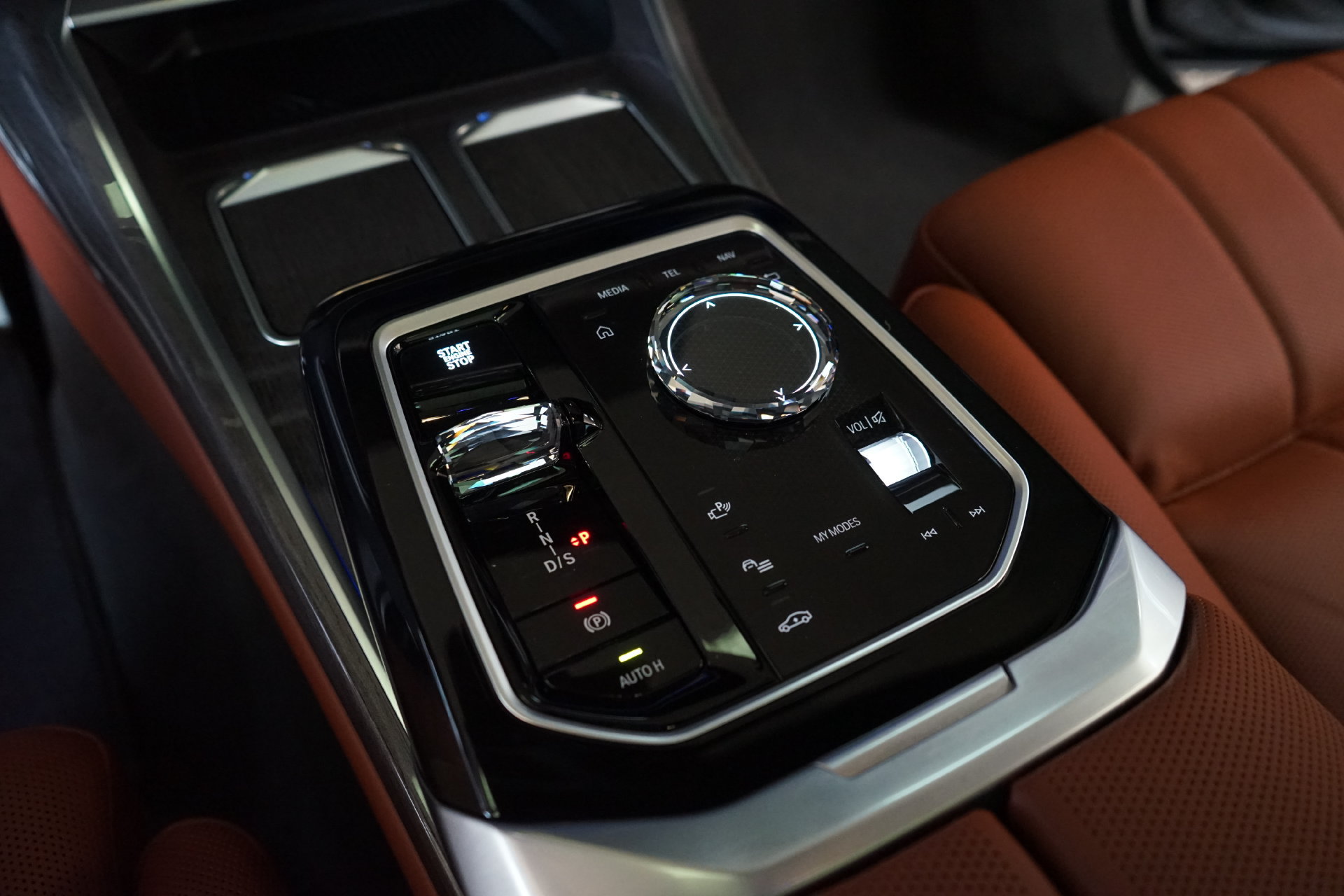 Used 2026 BMW 740i RWD image 12