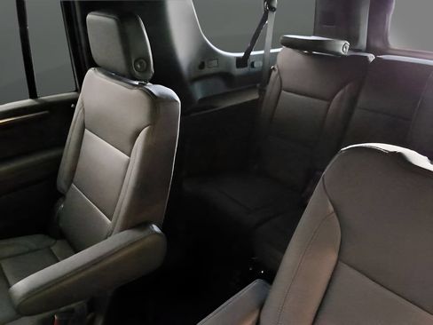 Used 2026 Chevrolet Suburban Z71 w/ Comfort Package AWD/4WD image 34
