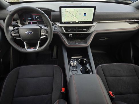 Used 2025 Ford Explorer ST image 16